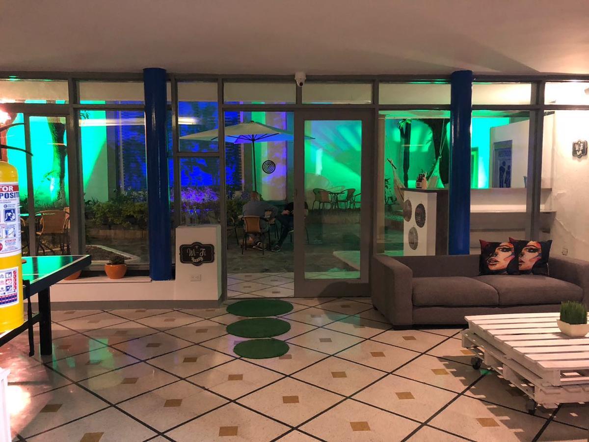 Backpackers Inn ميديلين المظهر الخارجي الصورة