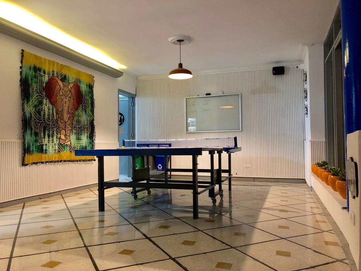 Backpackers Inn ميديلين المظهر الخارجي الصورة