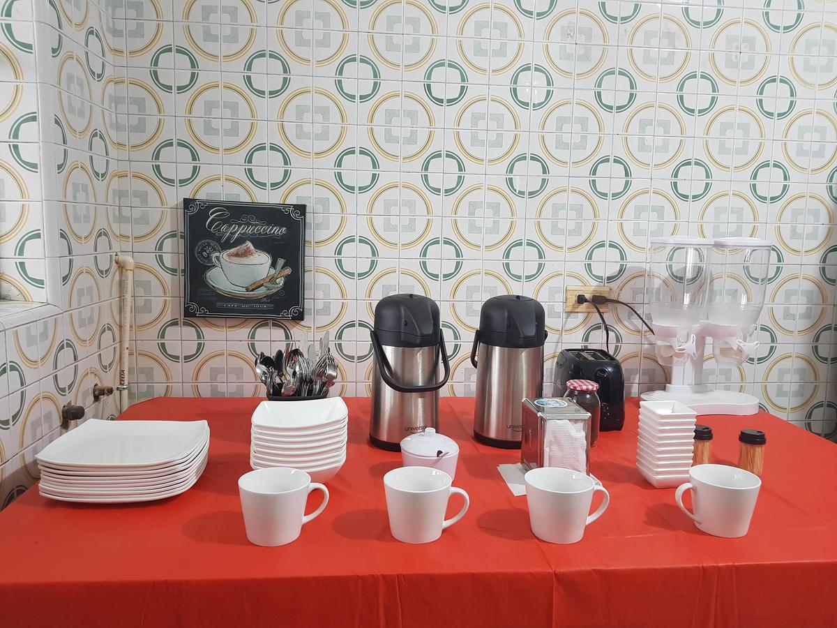 Backpackers Inn ميديلين المظهر الخارجي الصورة