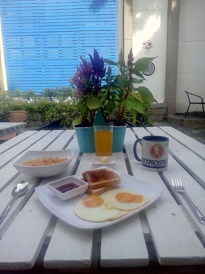 Backpackers Inn ميديلين المظهر الخارجي الصورة