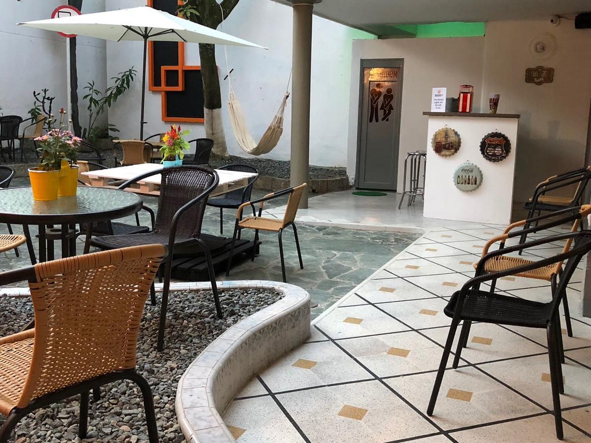 Backpackers Inn ميديلين المظهر الخارجي الصورة