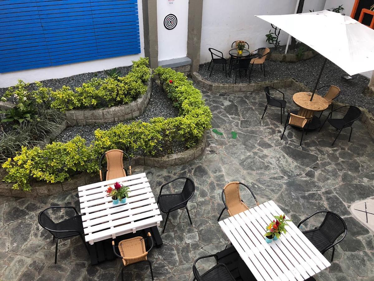 Backpackers Inn ميديلين المظهر الخارجي الصورة