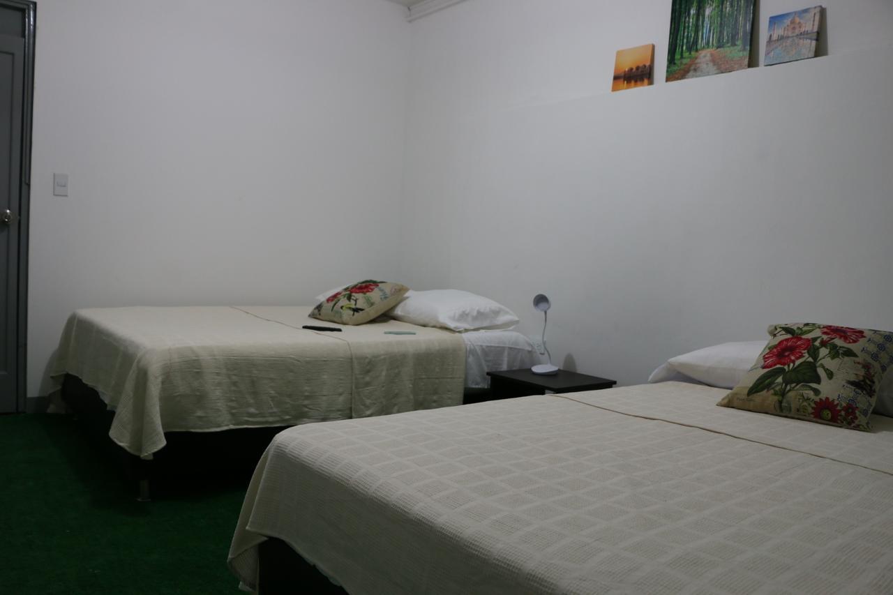 Backpackers Inn ميديلين المظهر الخارجي الصورة