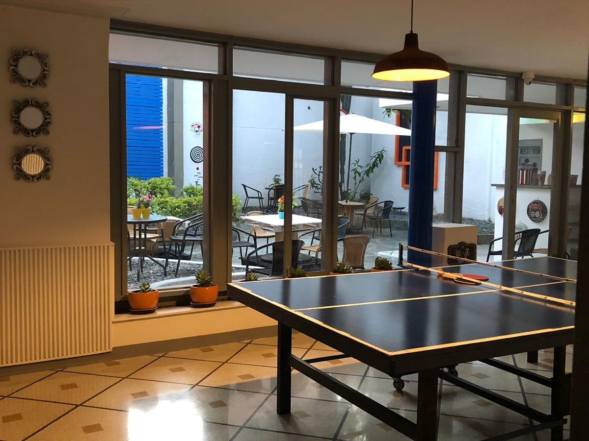 Backpackers Inn ميديلين المظهر الخارجي الصورة