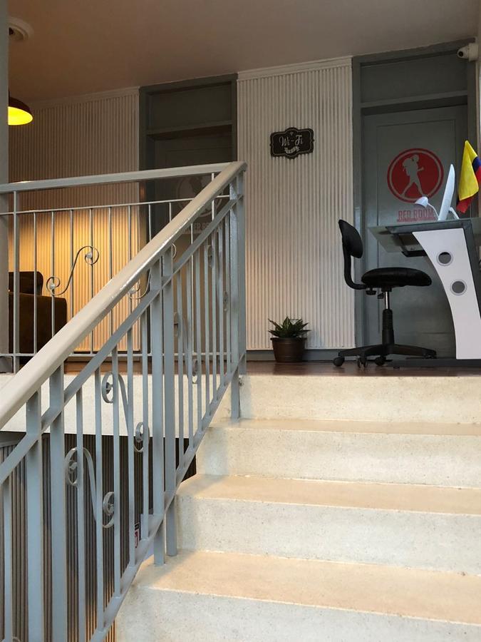 Backpackers Inn ميديلين المظهر الخارجي الصورة