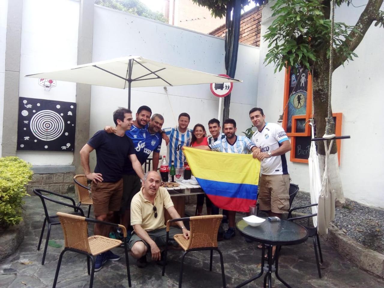 Backpackers Inn ميديلين المظهر الخارجي الصورة