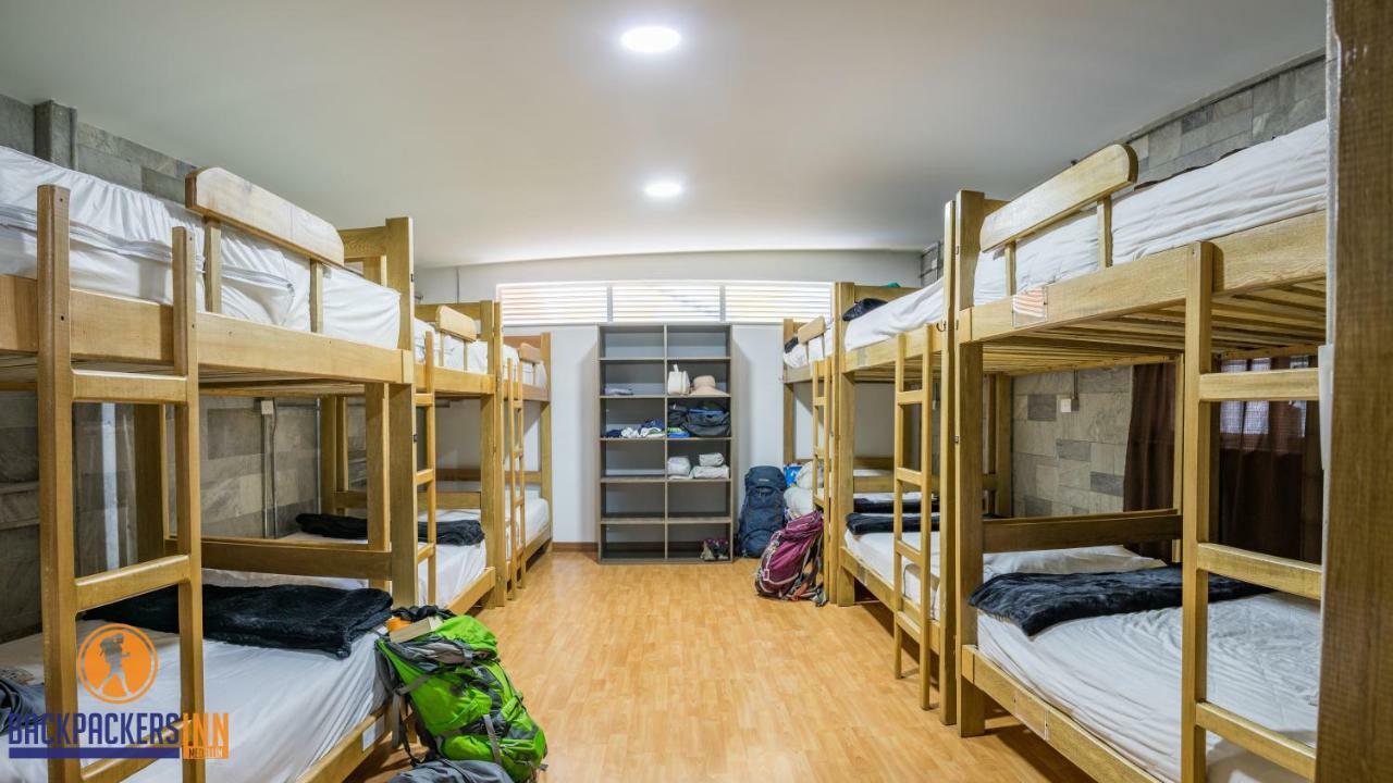 Backpackers Inn ميديلين المظهر الخارجي الصورة