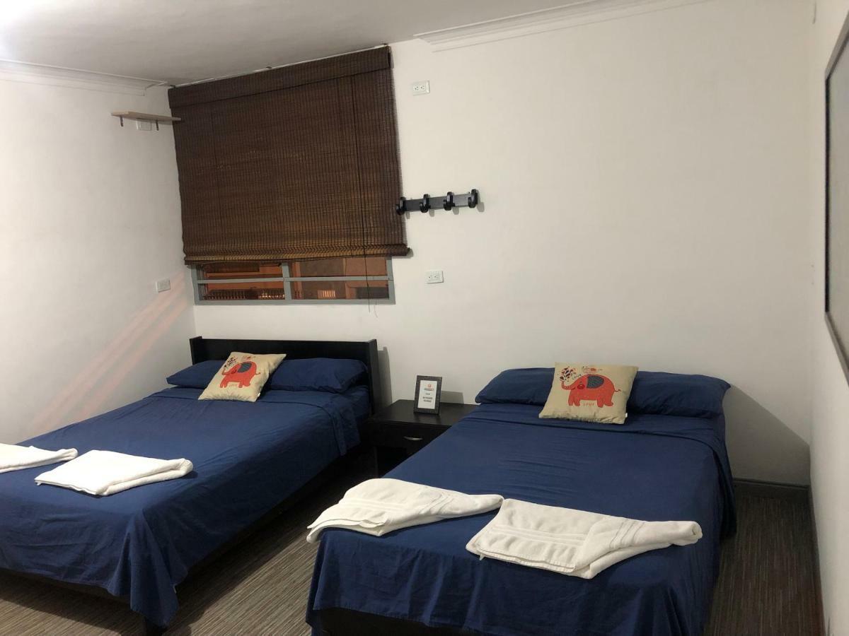 Backpackers Inn ميديلين المظهر الخارجي الصورة