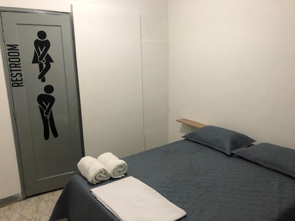 Backpackers Inn ميديلين المظهر الخارجي الصورة